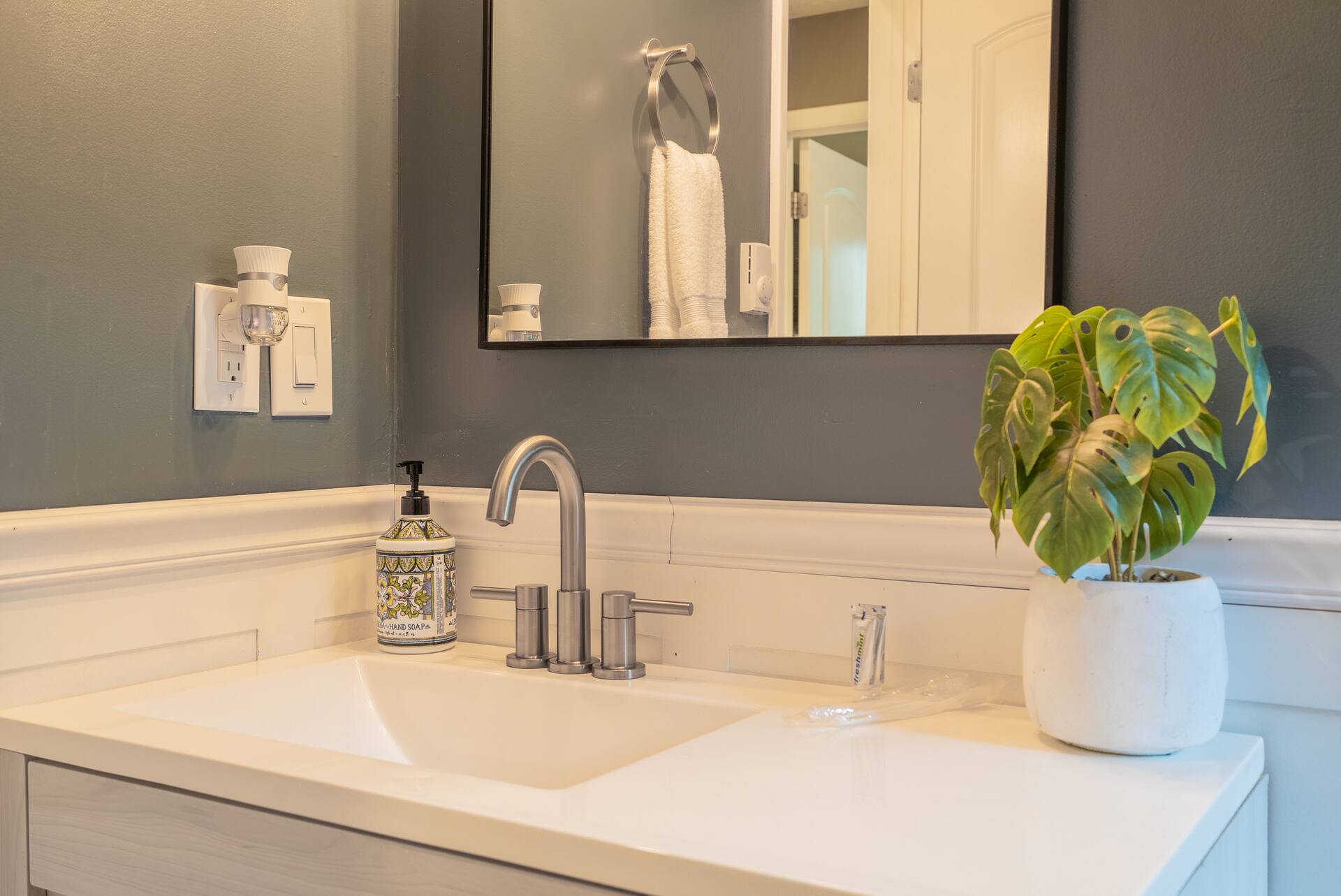 Full bathroom 2