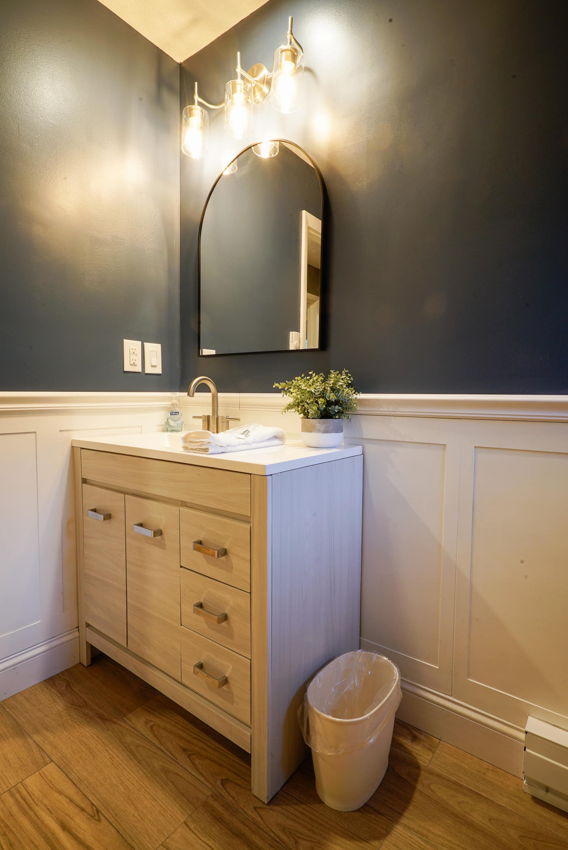 Full bathroom 2