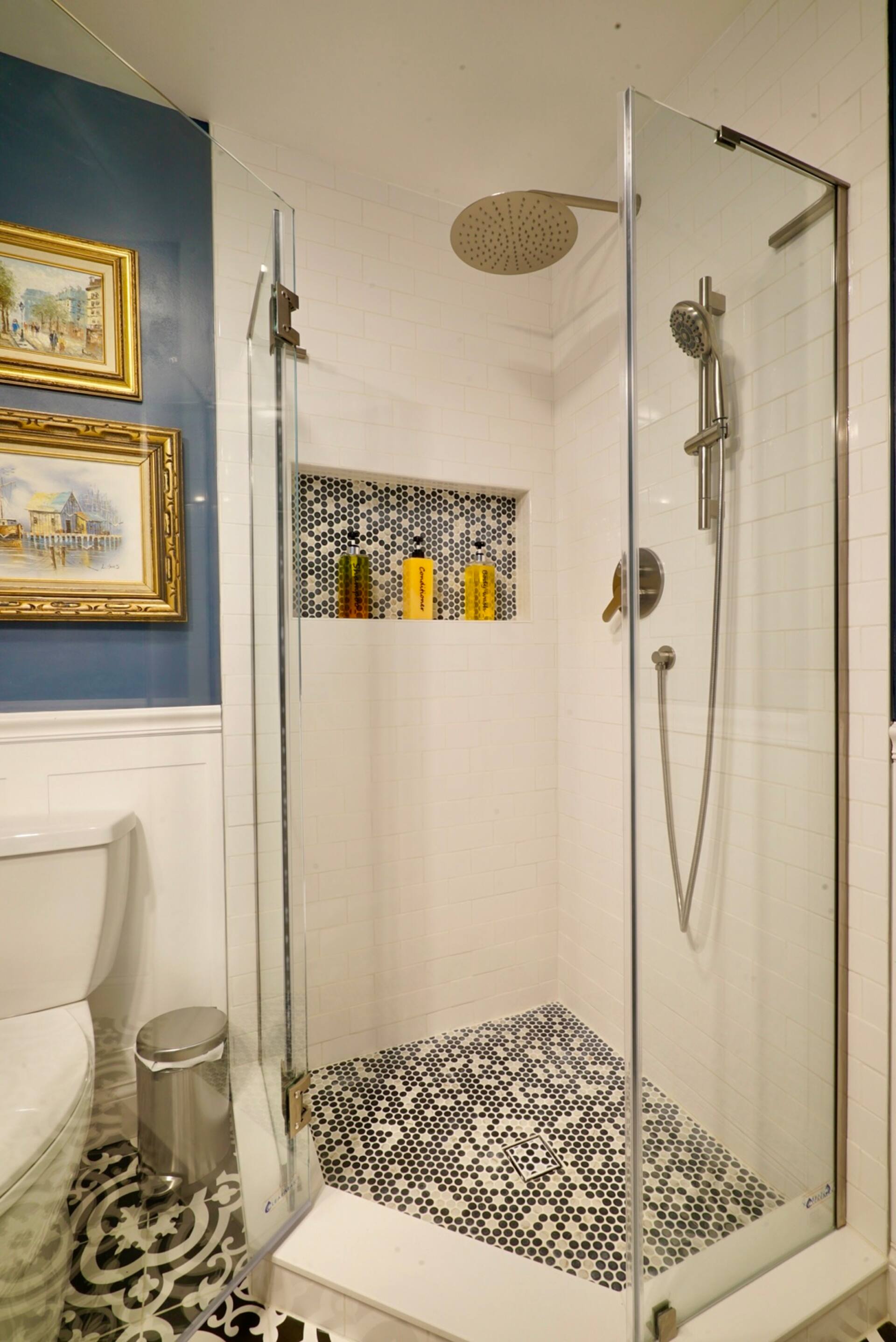 Full bathroom 3