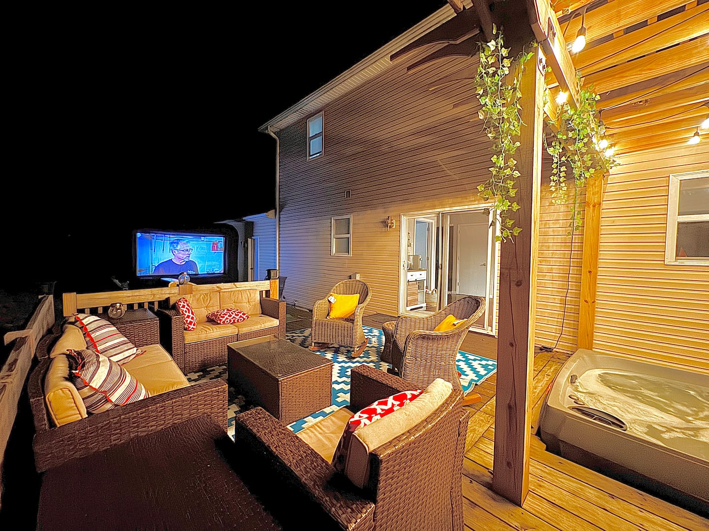 Inflatable screen with projector