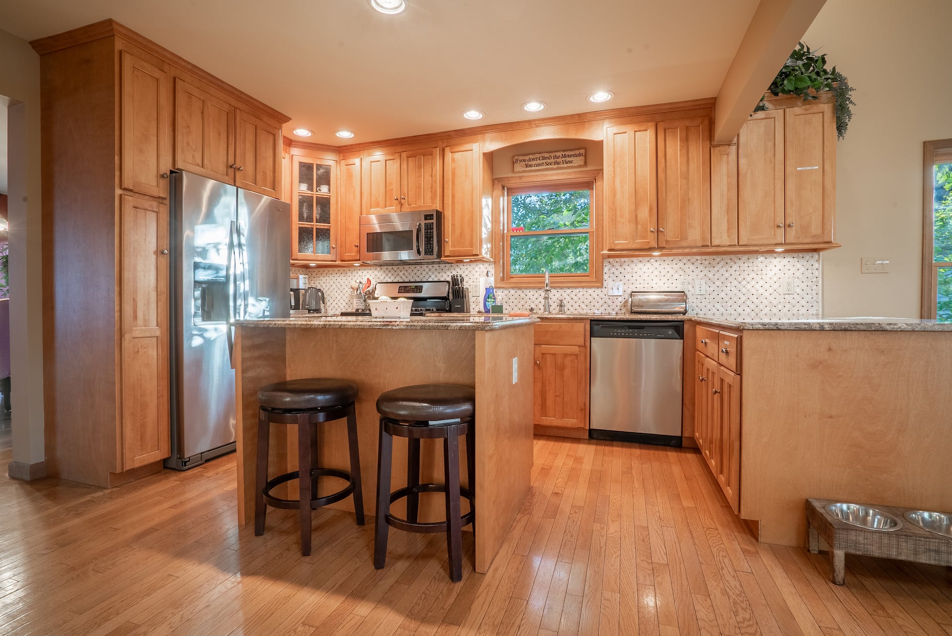 Full kitchen