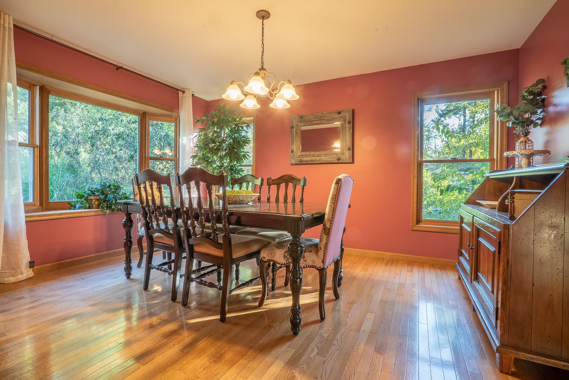 Dining area 1