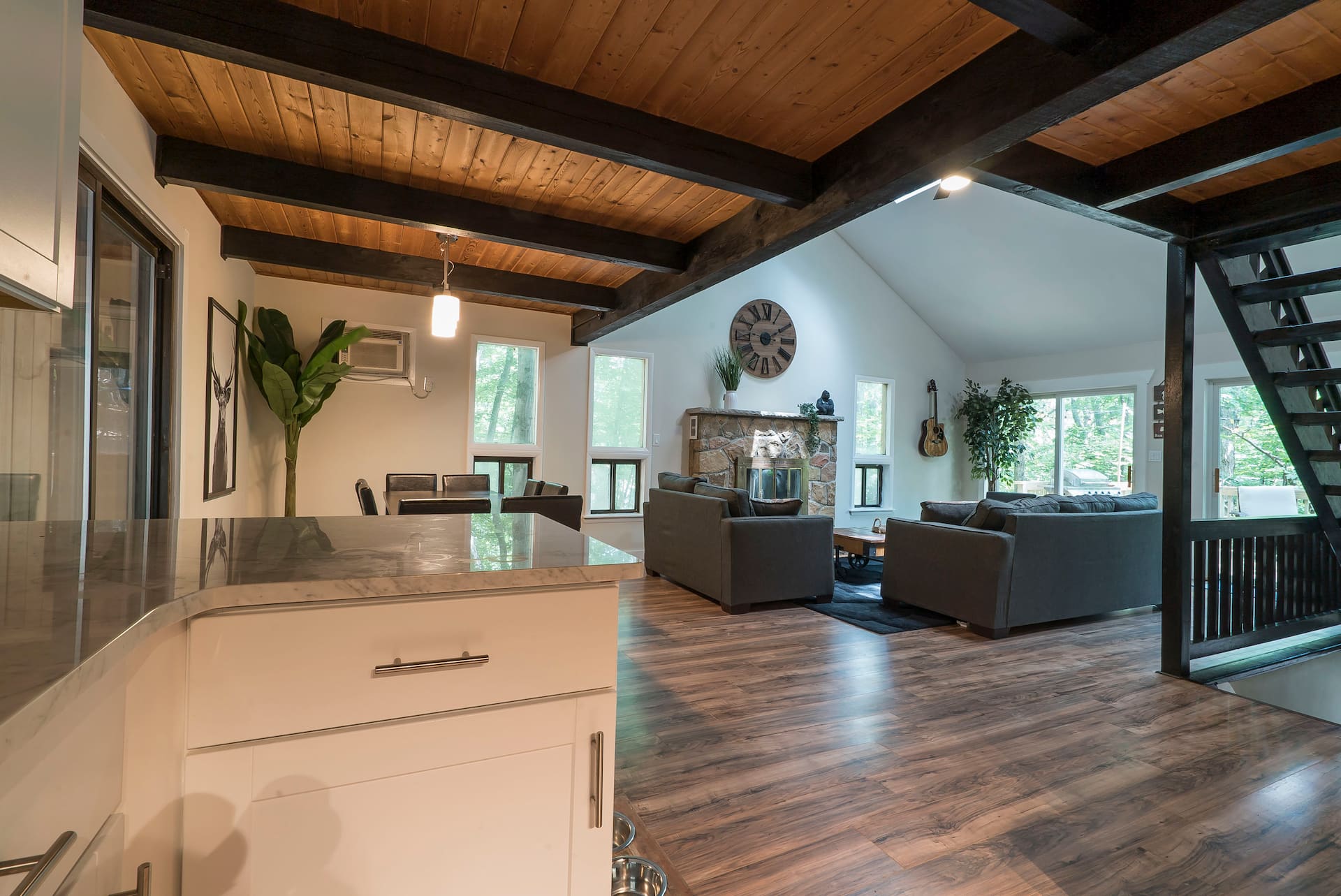 Full kitchen