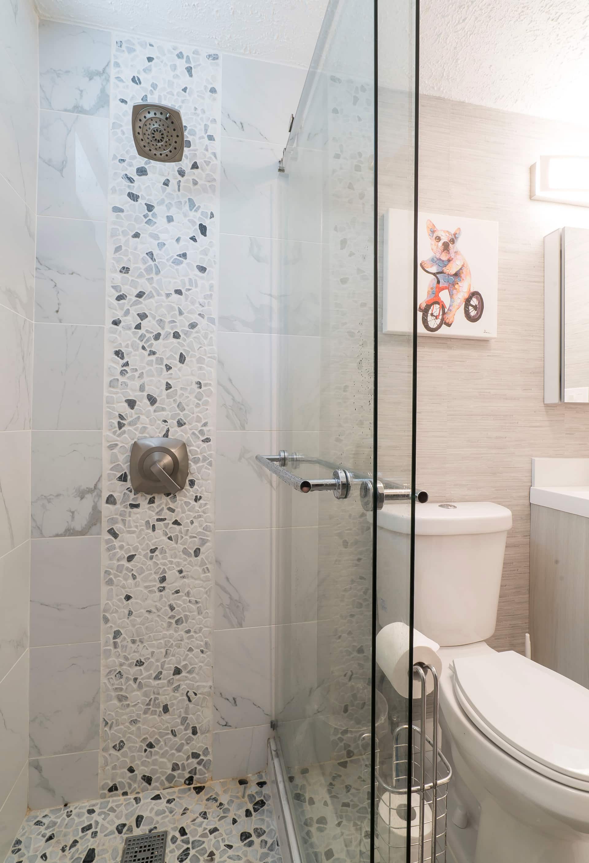 Full bathroom 2