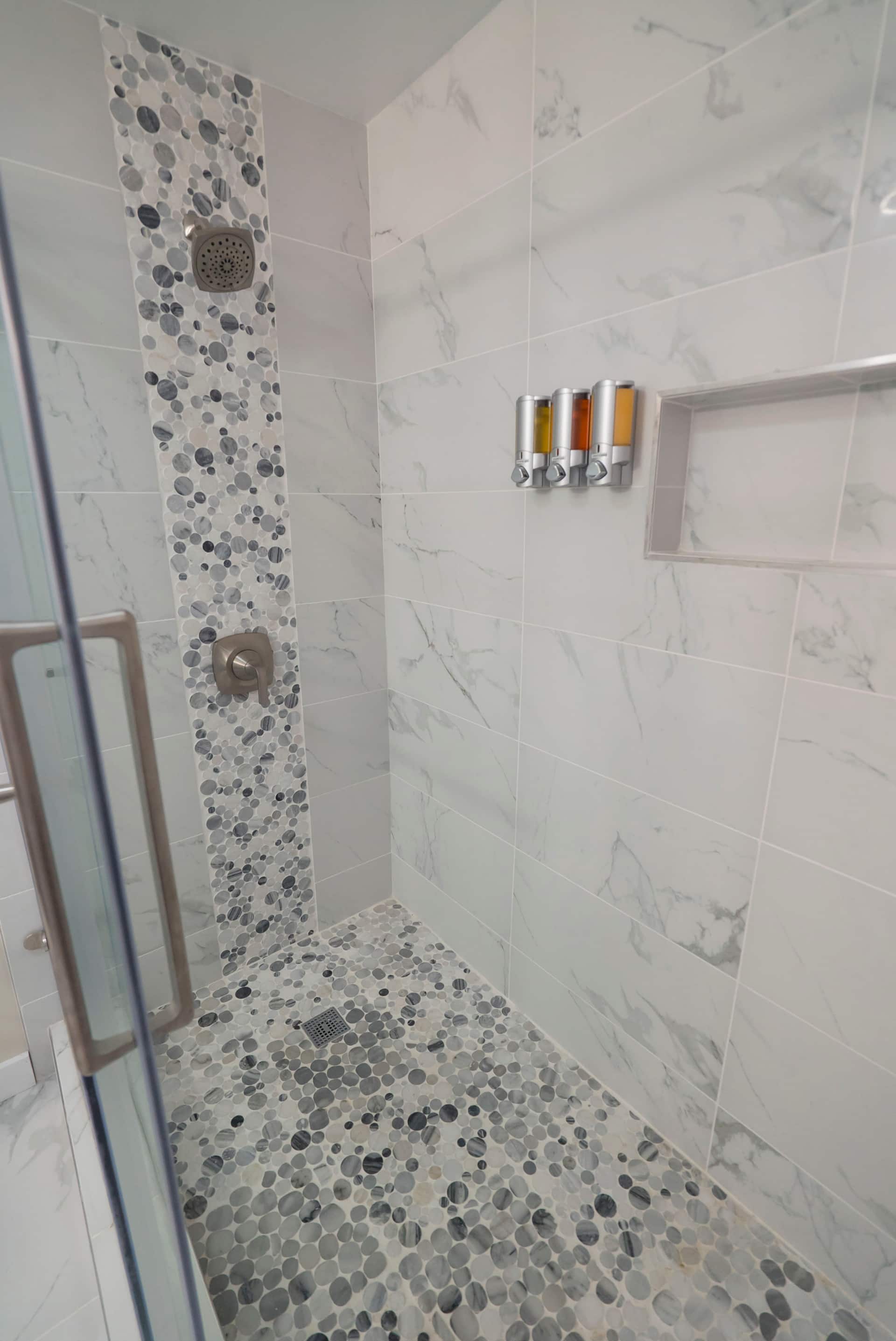 Full bathroom 3